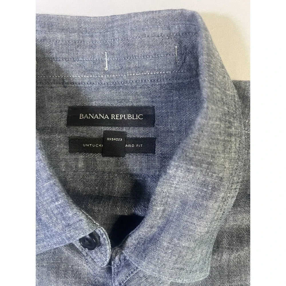 Banana Republic Untucked Standard Fit Chambray Button Down‎ Shirt Size Large